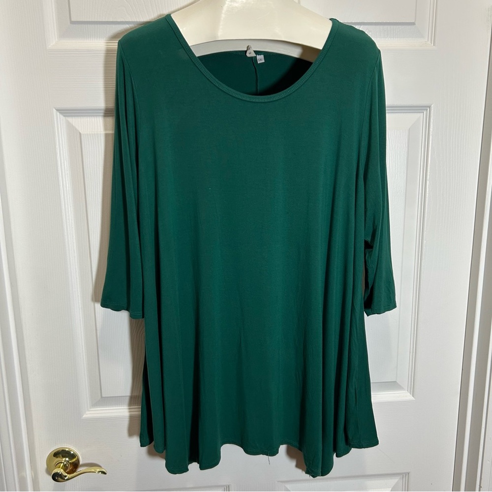 Elegant Deep Green Three Quarter Sleeve Women's Tunic